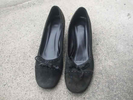 Photo of free Court shoes size 5.5 (Stretford M32) #3