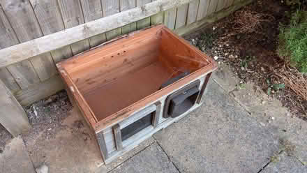 Photo of free Cat hut, missing roof (Chesterton CB4) #1