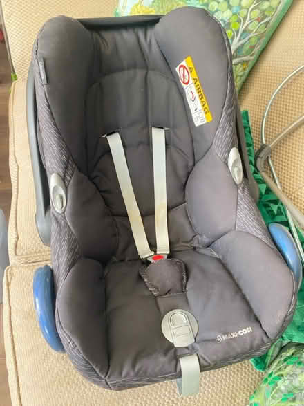 Photo of free car seat Maxi Cosi Cabrio Fix (Archway N19) #1