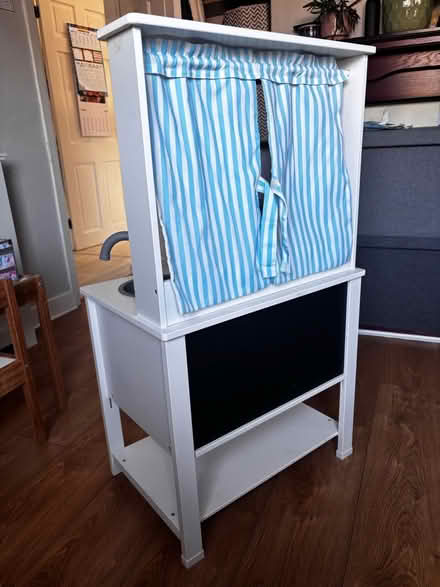 Photo of free kids toy kitchen (OL7 ashton under lyne) #3