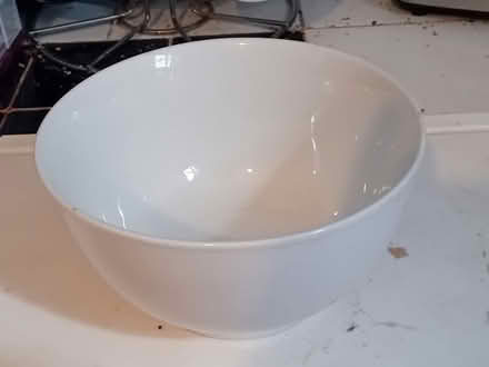 Photo of free White bowl (Kingsholm GL1) #1