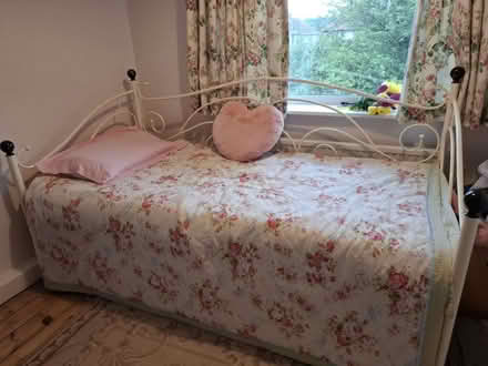 Photo of free Day-bed frame (Vale LA1) #1