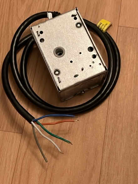Photo of free Honeywell V4073A1039 power head (Rayner's Lane HA2) #3