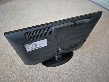 Photo of free Samsung UN19D4003 19" 720p LED-LCD HDTV (Ellenbrook M28) #4