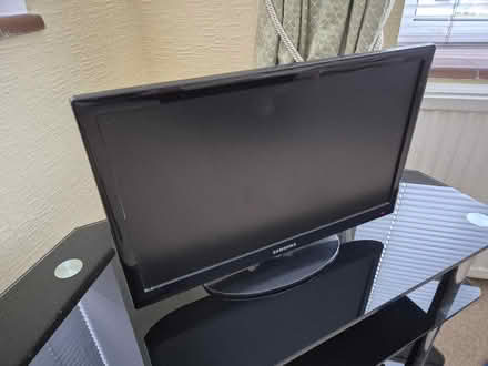 Photo of free Samsung UN19D4003 19" 720p LED-LCD HDTV (Ellenbrook M28) #2
