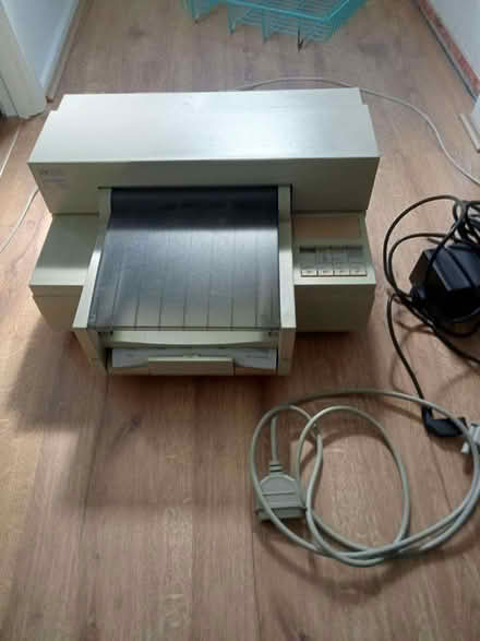 Photo of free HP Deskjet 520 printer and cables (Kempston MK42) #1