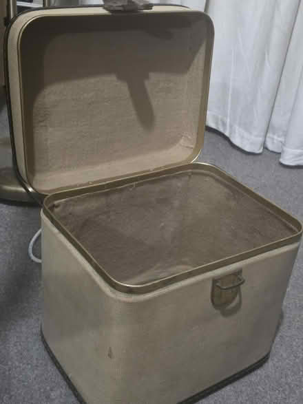 Photo of free Eumig projector missing film wheels (Canning town E16) #3
