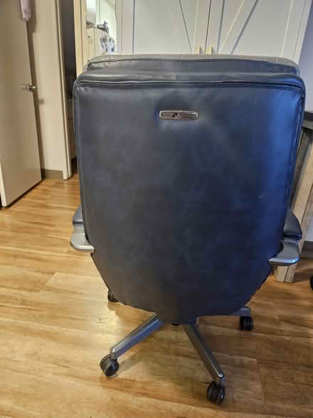 Photo of free La Z Boy Computer Chair (Fair Oaks and Wolfe) #2