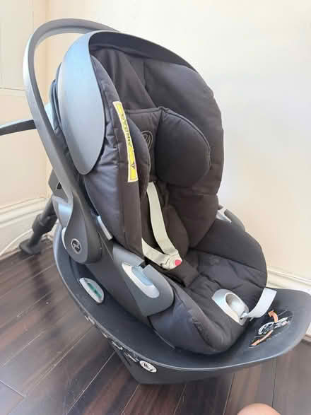 Photo of free Cybex Cloud Z i-Size infant carseat (Fulham SW6) #2