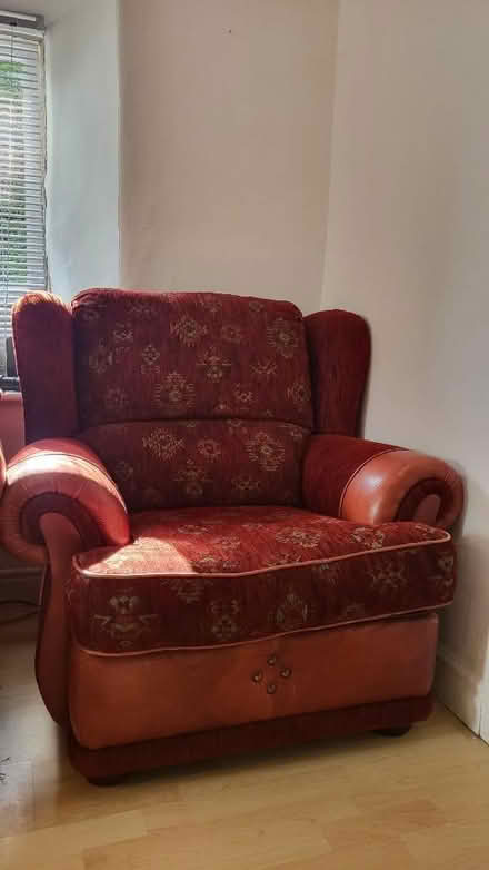 Photo of free Tetdrad sofas and chairs (Wray LA2) #2