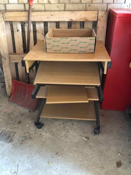 Photo of free Computer Desk (Chislehurst BR7) #1