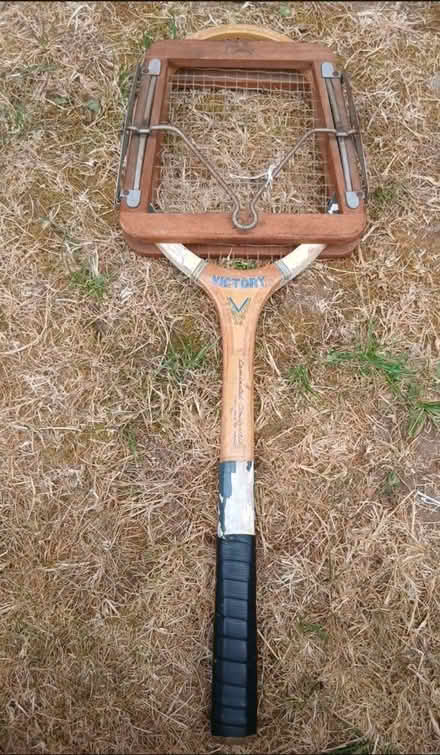 Photo of wood tennis racket and or cover (GU3) #1