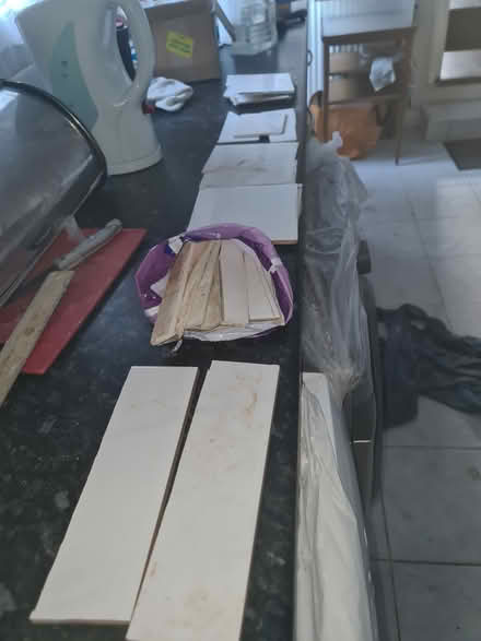 Photo of free White tile and offcuts, various (Hackney E8) #3