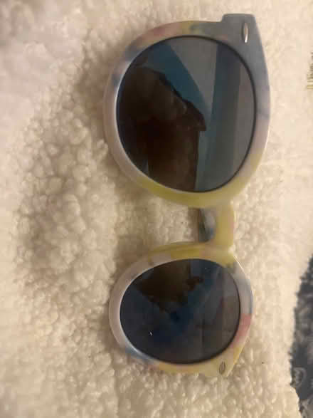 Photo of free Girls sunglasses (Emscote Mill CV34) #1