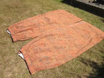 Photo of free pair of heavy duty/lined curtains (halifax hx3) #3