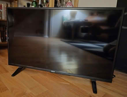 Photo of free rca 32" tv (for parts) (Mississauga - L5M 4T2) #1