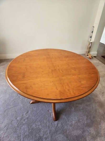 Photo of free Round table (extends to oval) (Bentleigh East) #1