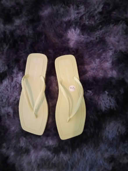 Photo of free Sandels (UB4 hayes) #1