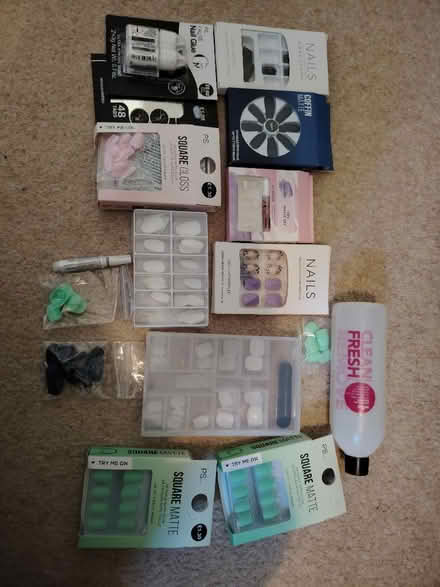 Photo of free Press on nail selection (Bowerham LA1) #2