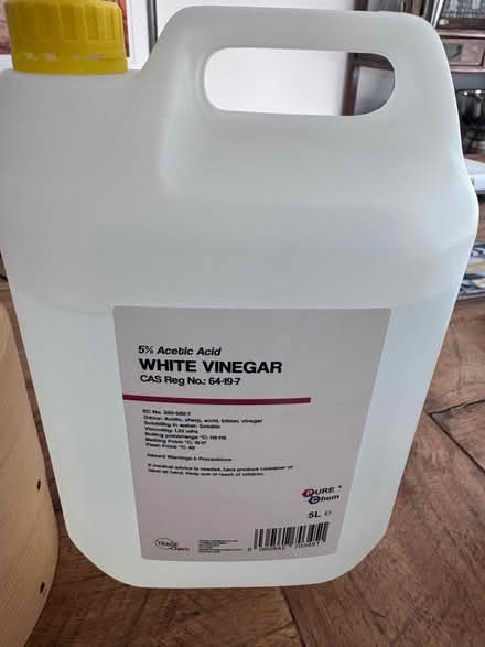 Photo of free 5l bottle of white vinegar (Liss GU33) #1