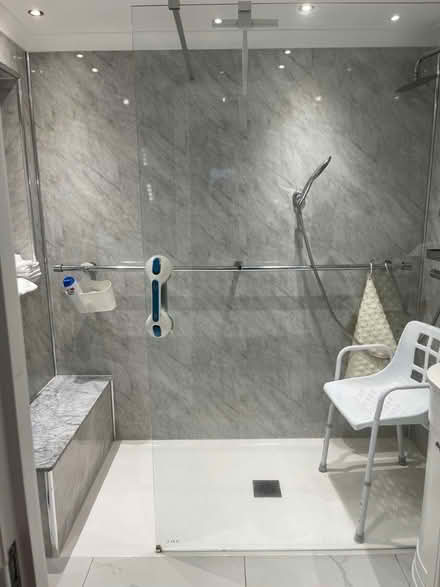Photo of free Glass shower screen 135cm x 200cm x 8mm (Gipsy Hill SE19) #4