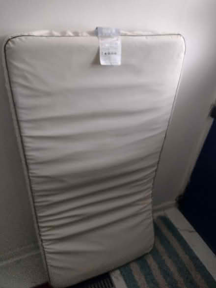 Photo of free Yellow rug and kids mattress (Victoria park E9) #3