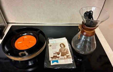Photo of free Chemex coffee maker and warmer (Highland Park) #1