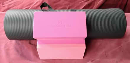 Photo of free Yoga Mat & Bricks (DA1) #1