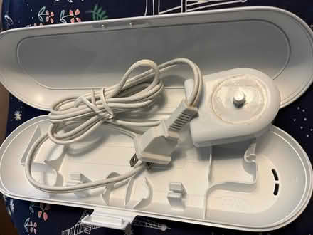 Photo of free Sonicare toothbrush charger (10th & Main Stouffville) #1