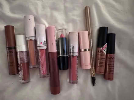 Photo of free Lipstick / Gloss / etc (Renton) #1
