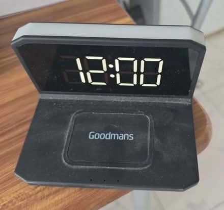 Photo of free Goodmans alarm clock and wireless charger (Hyde SK14) #1