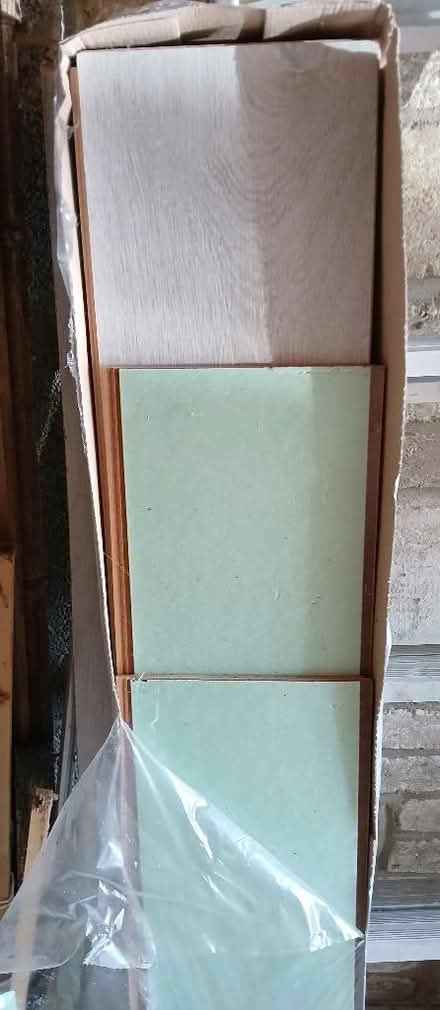 Photo of free B&Q Salzburg laminate flooring (Minster Lovell OX29) #1