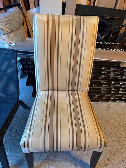 Photo of free Arm chair, needs clean (L5L 5P5) #4