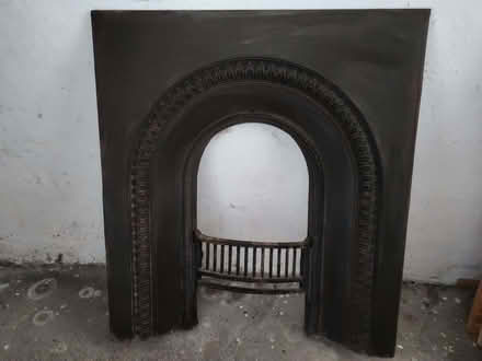 Photo of free cast iron fire insert (Rosemount AB25) #1