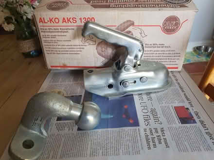 Photo of free Tow bar and stabiliser (Mundon CM9) #1