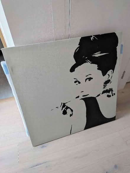 Photo of free Audrey Hepburn print (Bernards Heath AL1) #1