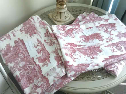 Photo of free FABRIC -4 PIECES - French toile style pattern - pink/white (Hoohill FY3) #1