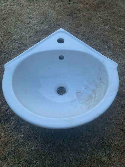 Photo of free Corner basin (Headington OX3) #1