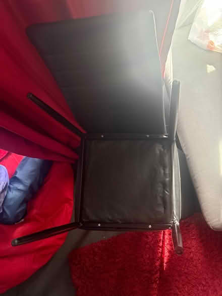 Photo of free Black dining glass table 140cm x 80cm x 75cm (Finsbury Park N4) #2