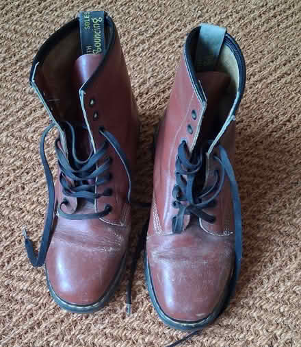 Photo of free DMs size 8 (Craig-y-don LL30) #4