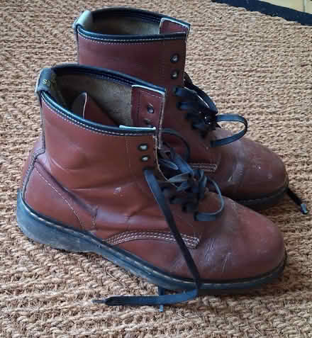 Photo of free DMs size 8 (Craig-y-don LL30) #3