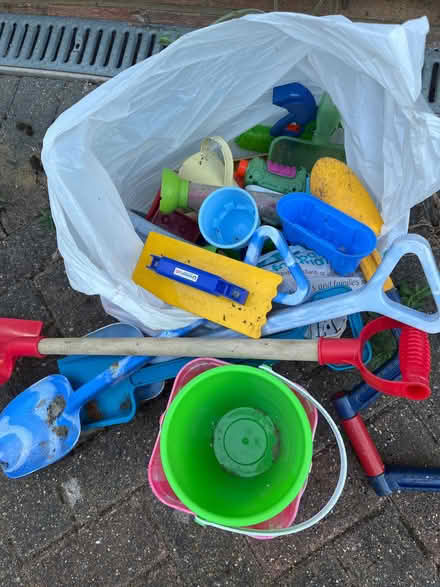 Photo of free bag of beach toys (Linslade LU7) #1