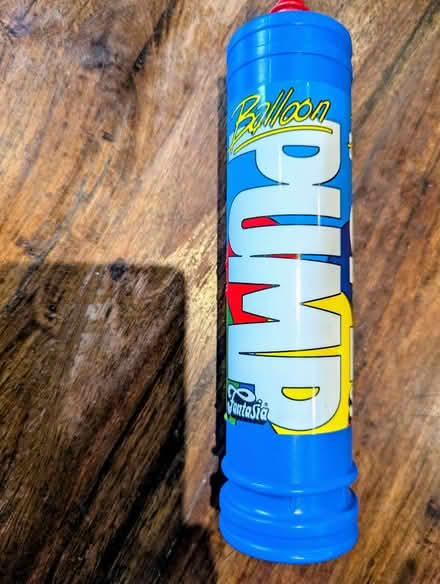Photo of free Balloon pump (manual) (Berkhamsted HP4) #1