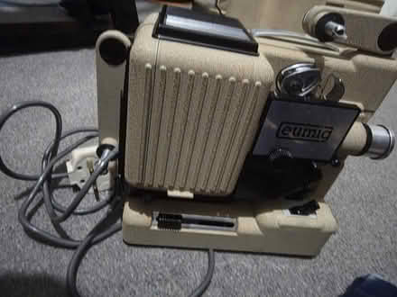 Photo of free Eumig projector missing film wheels (Canning town E16) #1