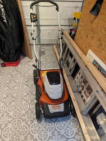 Photo of free Electric lawn mower (La Crescenta) #1