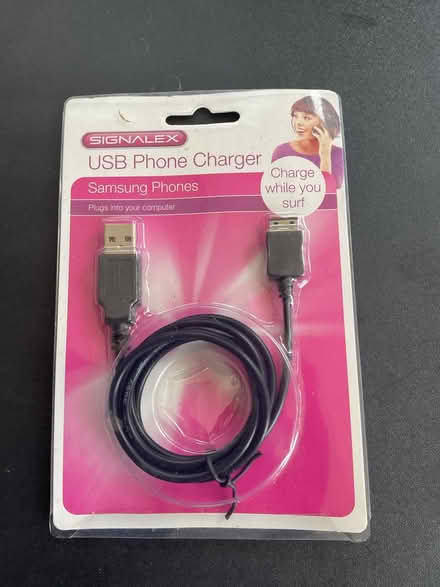 Photo of free USB Phone Charger (RG30 Tilehurst) #1