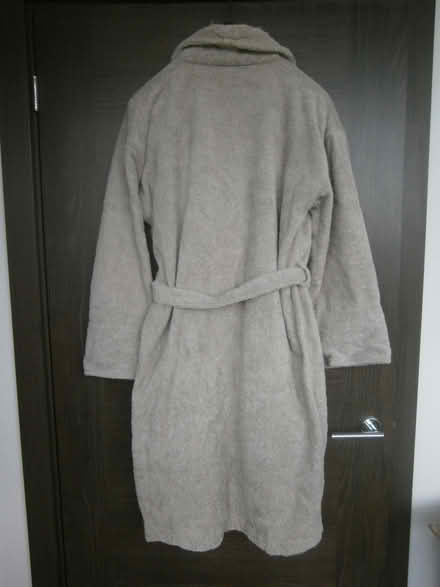 Photo of free white company lady’s towelling dressing gown (Denham UB9) #3