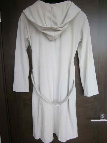 Photo of free white company lady’s dressing gown (Denham UB9) #3