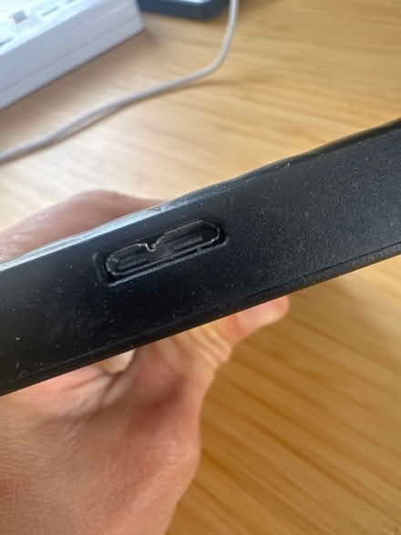 Photo of Hard drive cable (Hackney E8) #1