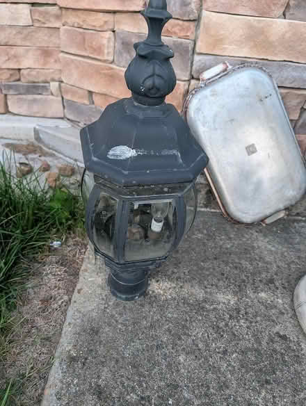 Photo of free Electric lamp (Glen Burnie near GBHS.) #1